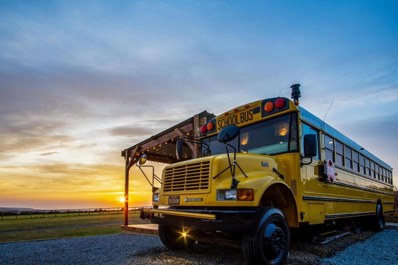 American School Bus - 1 Bedroom - Blossom Farm - Tiers Cross Johnston ภายนอก รูปภาพ