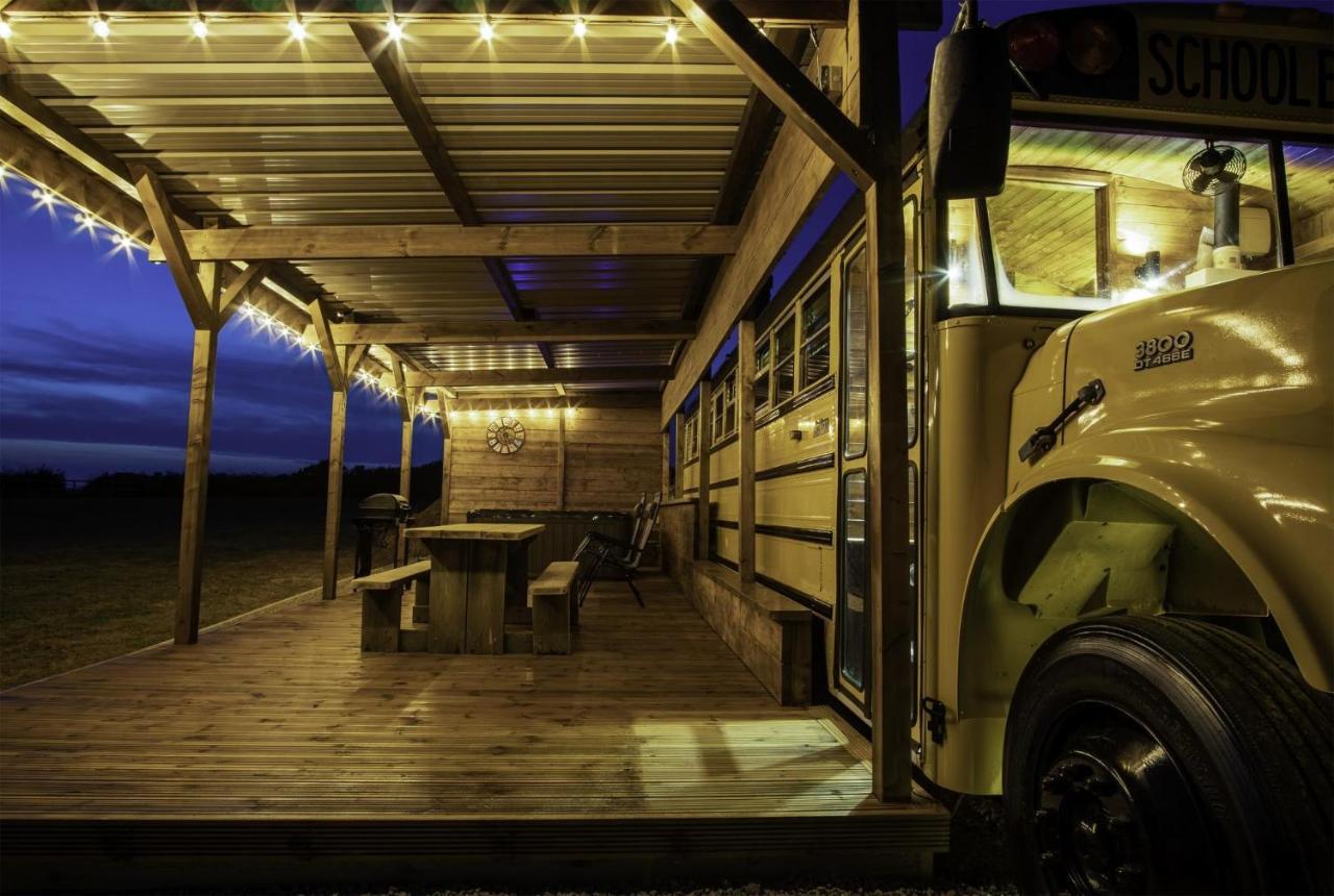 American School Bus - 1 Bedroom - Blossom Farm - Tiers Cross Johnston ภายนอก รูปภาพ