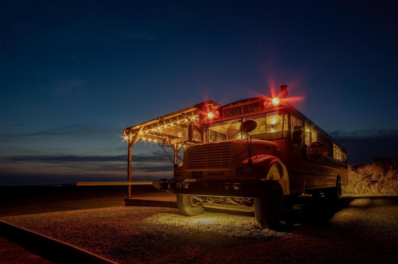 American School Bus - 1 Bedroom - Blossom Farm - Tiers Cross Johnston ภายนอก รูปภาพ